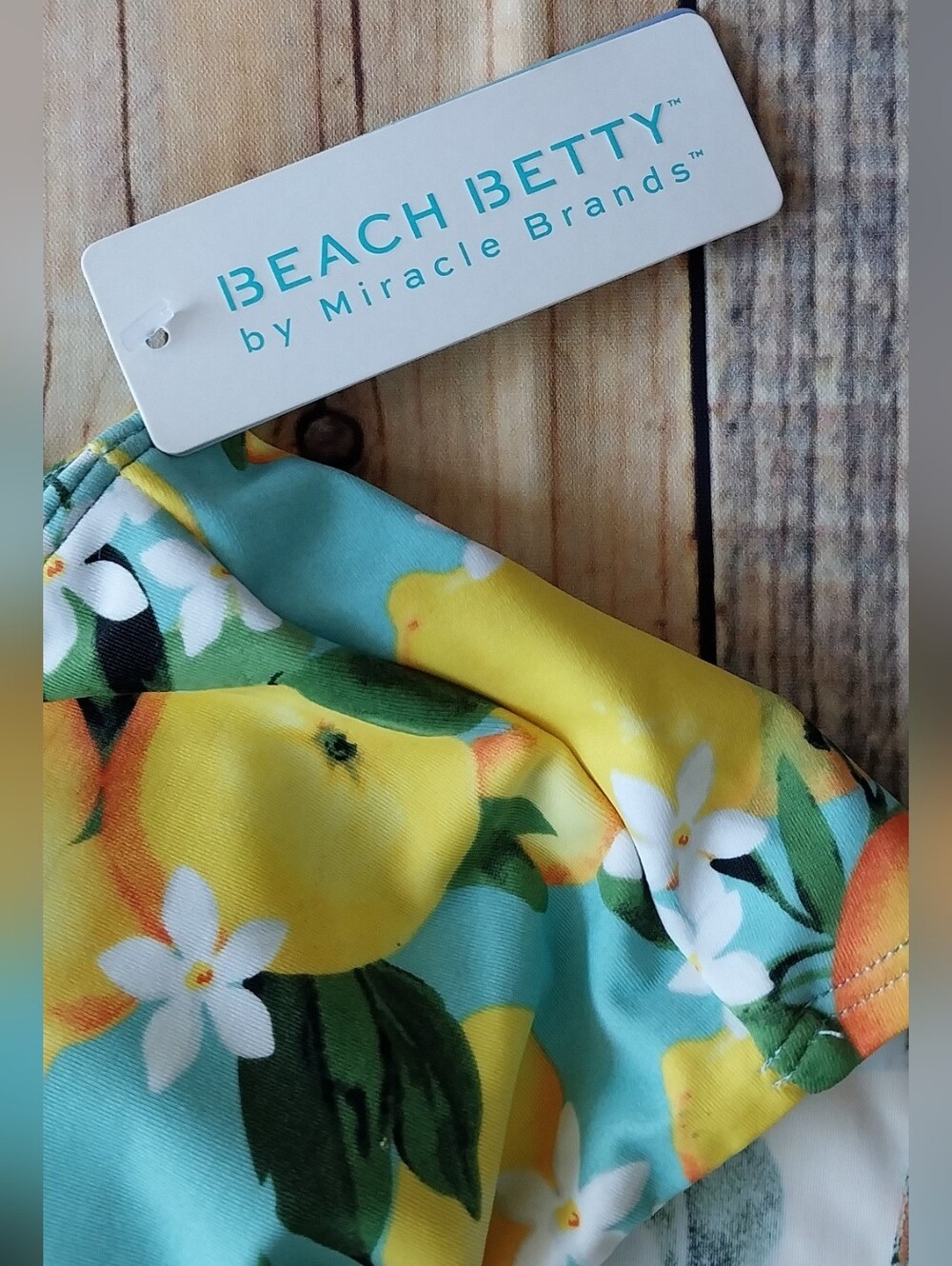 Beach Betty - Lemon Print Crop Bikini Top - Picture 3 of 4